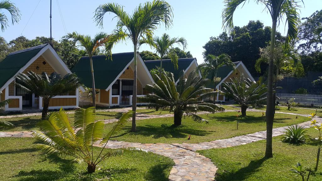 Hotel Casavelion Karimunjawa Exterior foto