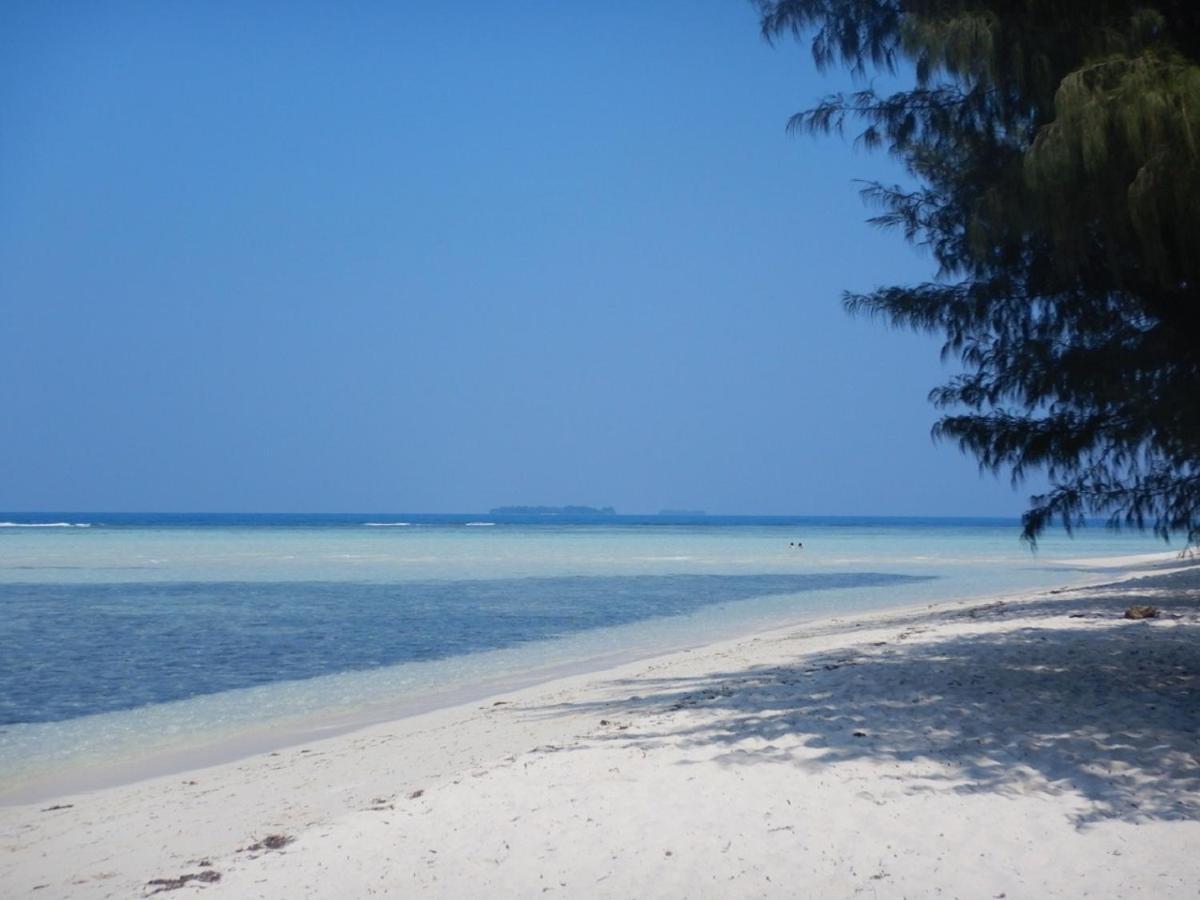 Hotel Casavelion Karimunjawa Exterior foto